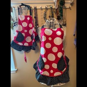 Matching mommy and me aprons. 2 kids 1 adult